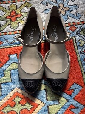 CHANEL Gray Leather Mary Jane Flats with Black Patent Toe